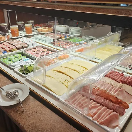 ホテル Rosengarten & Restaurant ショプロン