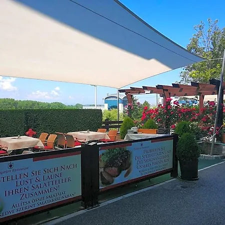Rosengarten & Restaurant Hotel