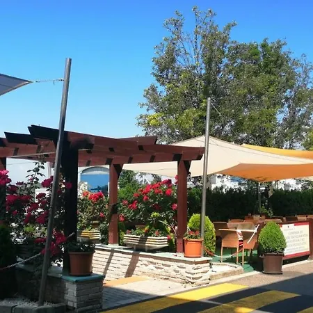 Rosengarten & Restaurant Sopron