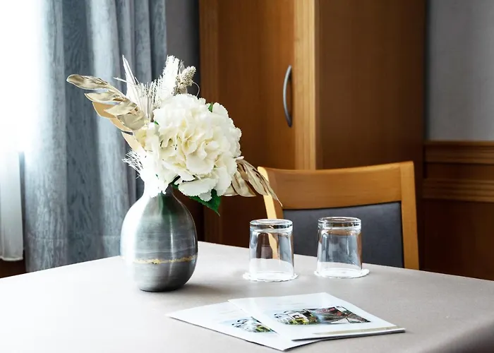 Rosengarten & Restaurant 3* Sopron